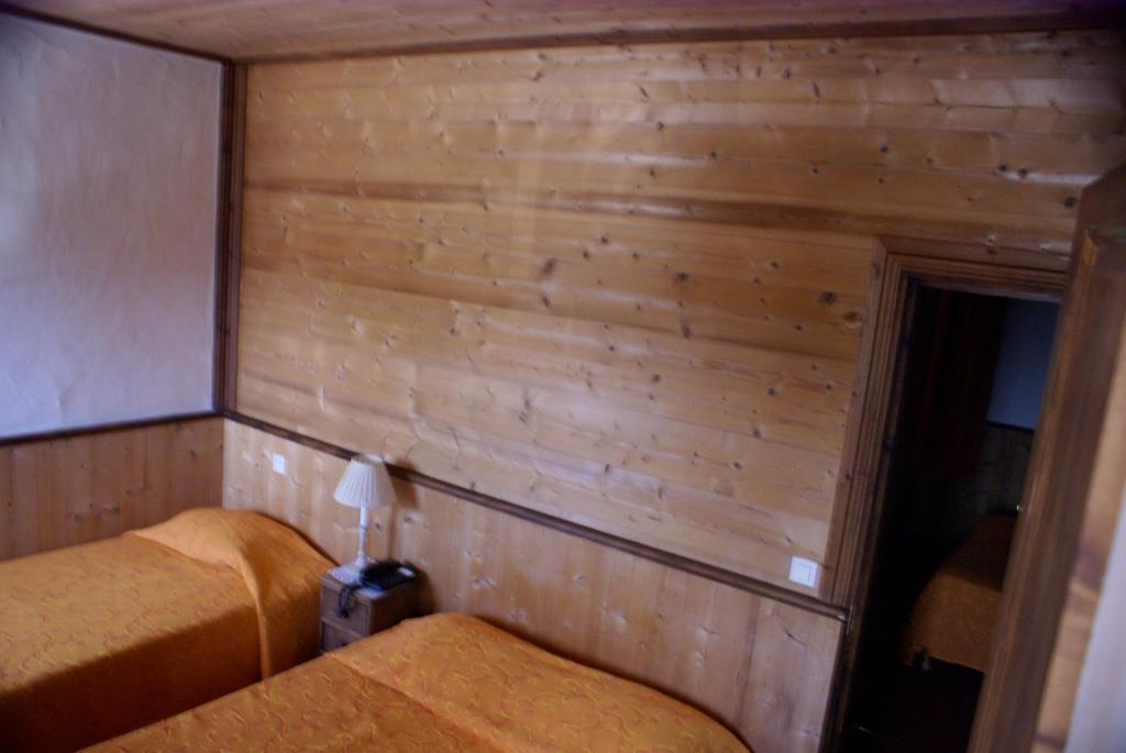 Le Relais De L'Abbaye Hotel Tournus Bilik gambar