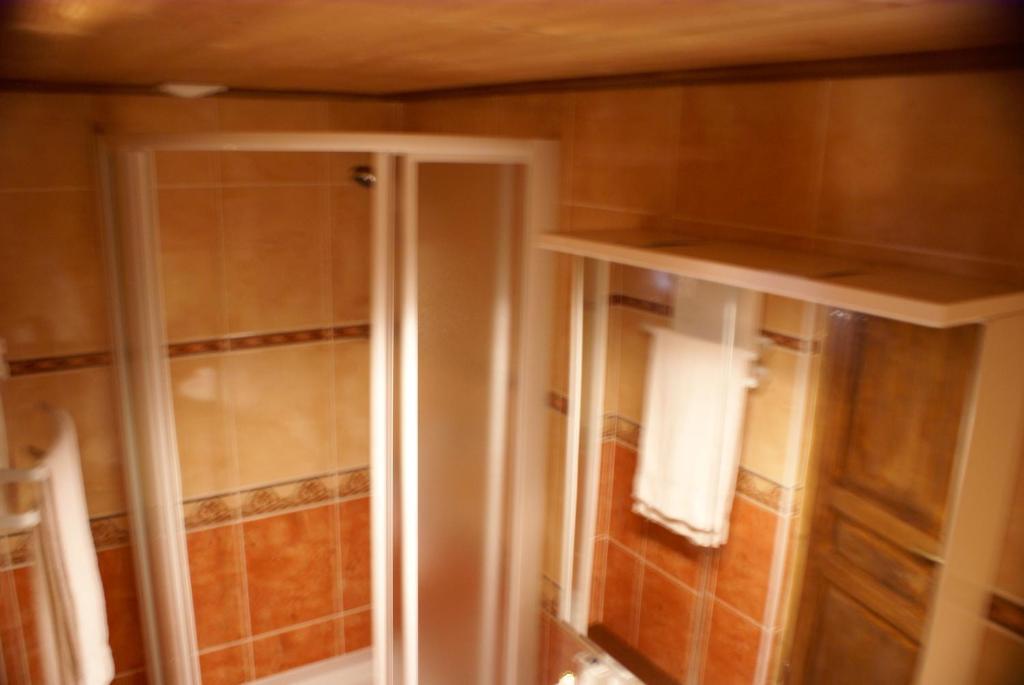 Le Relais De L'Abbaye Hotel Tournus Luaran gambar