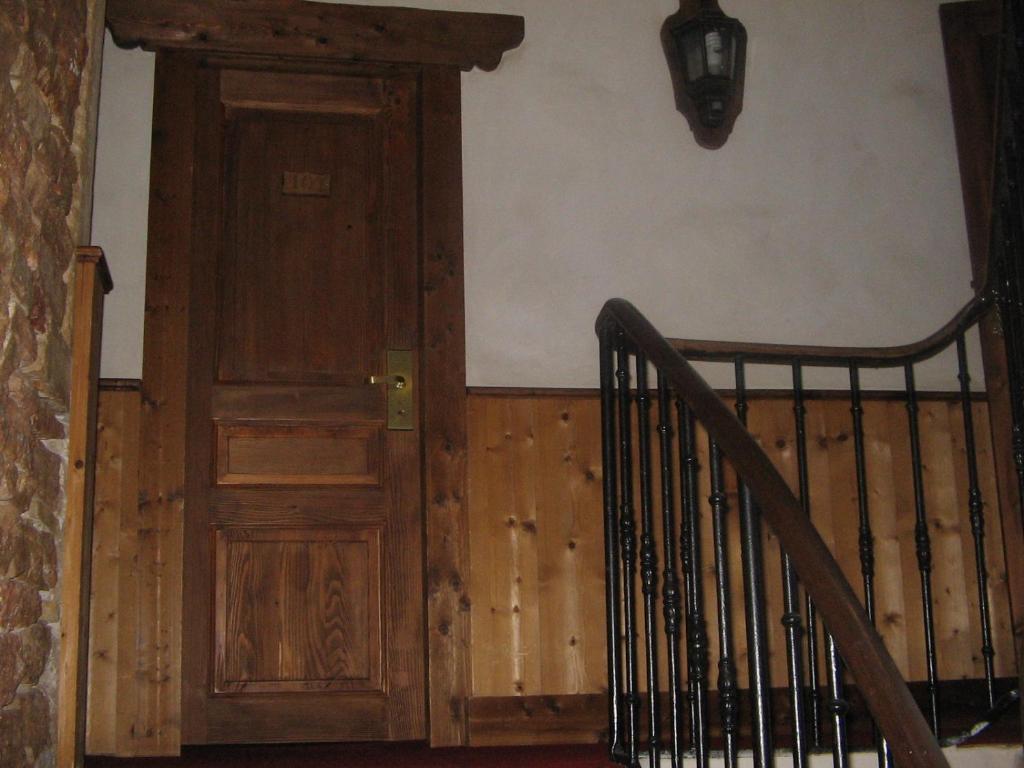 Le Relais De L'Abbaye Hotel Tournus Luaran gambar